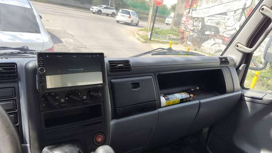 Camión Mitsubishi Canter 2015 - Imagen 3