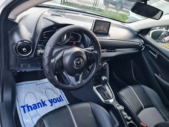 Mazda Demio 4x4 2017 - Imagen 7