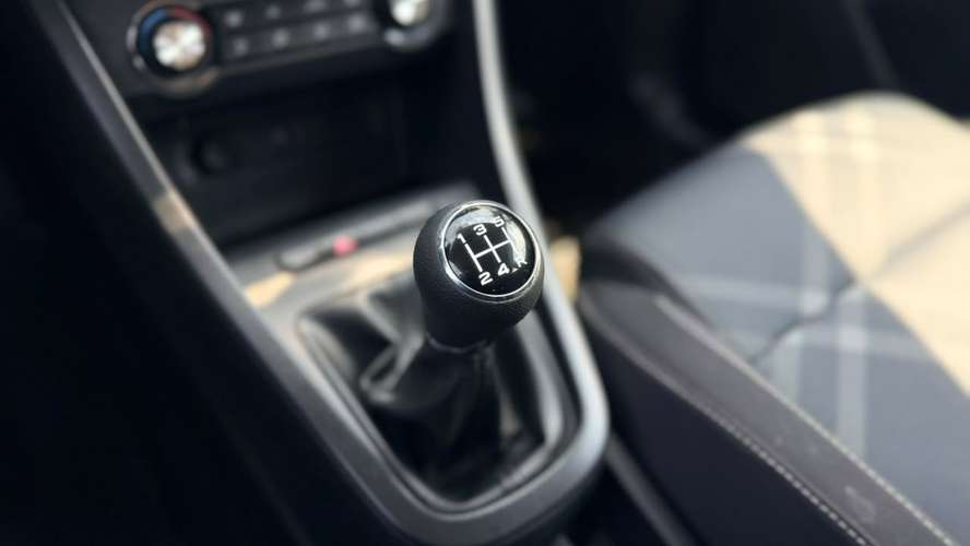 MG MG3 1.5 STD HB MT (2024) - Imagen 12