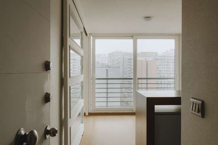 RETAIL San Isidro 635 Arriendo 1 Dorm y 1 Baño Piso 13