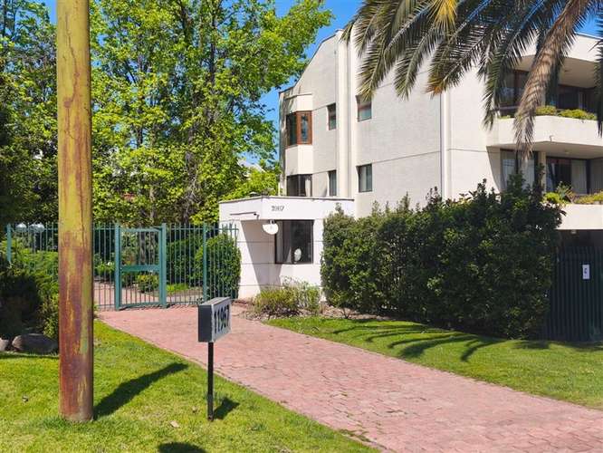 Departamento en venta de 3 dorm. en San Carlos de Apoquindo.