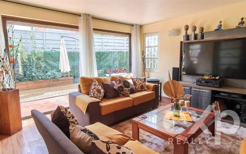 Casa en venta La Reina. Valenzuela Puelma - Condominio