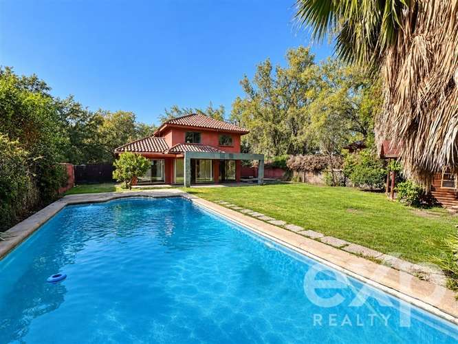 Arriendo Casa 3 Dormitorios con Piscina Santa Elena Chicureo