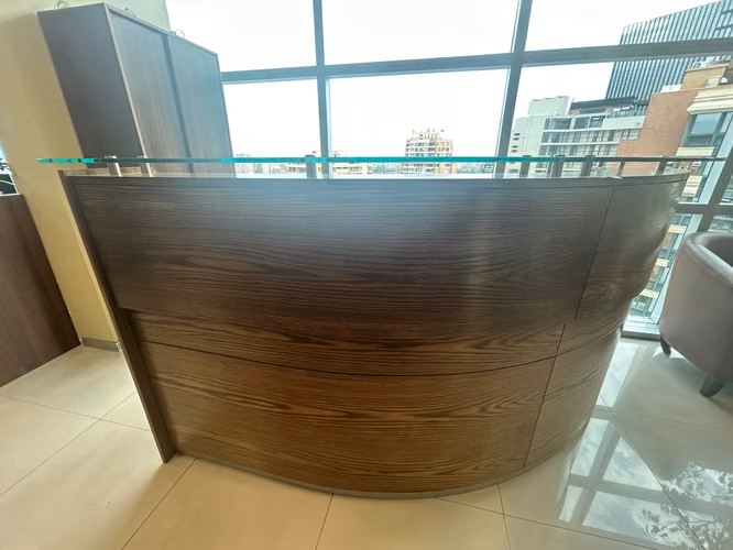 Mueble de Recepción / Mostrador Profesional – Excelente Estado