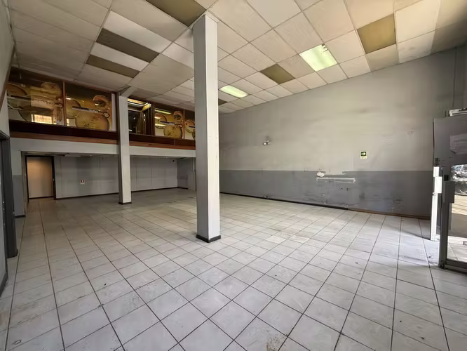 EXCELENTE PROPIEDAD COMERCIAL CALLE PRAT