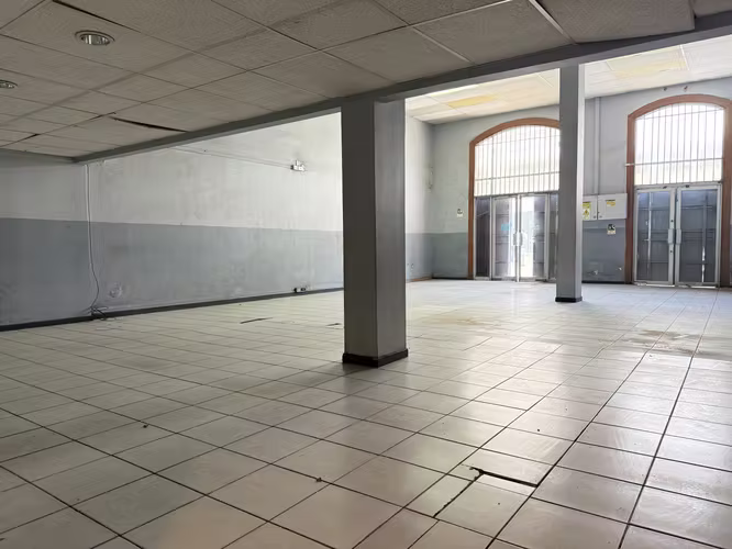 EXCELENTE PROPIEDAD COMERCIAL CALLE PRAT