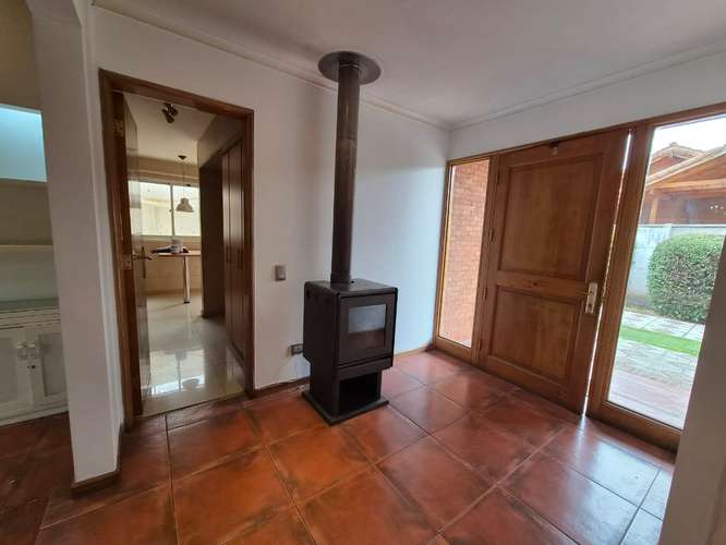 Se Arrienda hermosa casa en El Polo de Machali