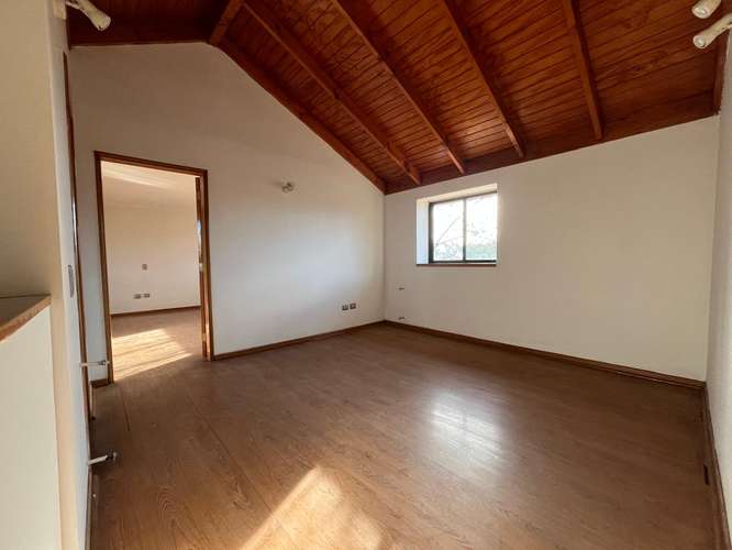Se vende hermosa casa en Loteo El Polo. Machalí