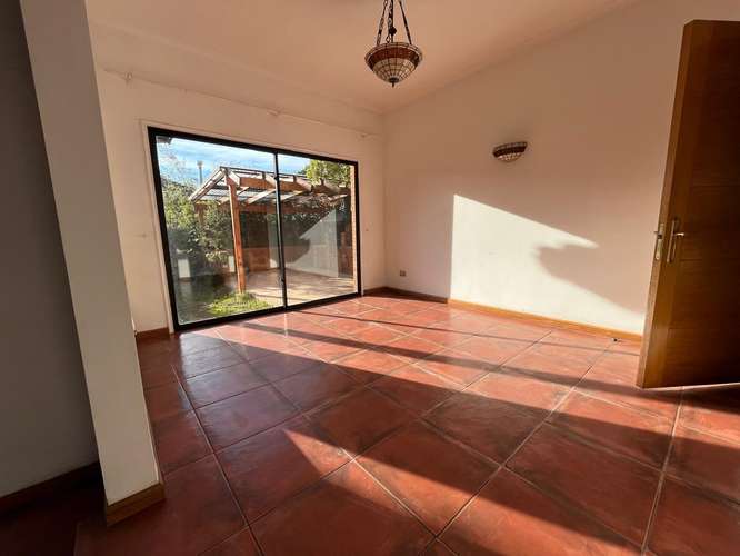 Se vende hermosa casa en Loteo El Polo. Machalí