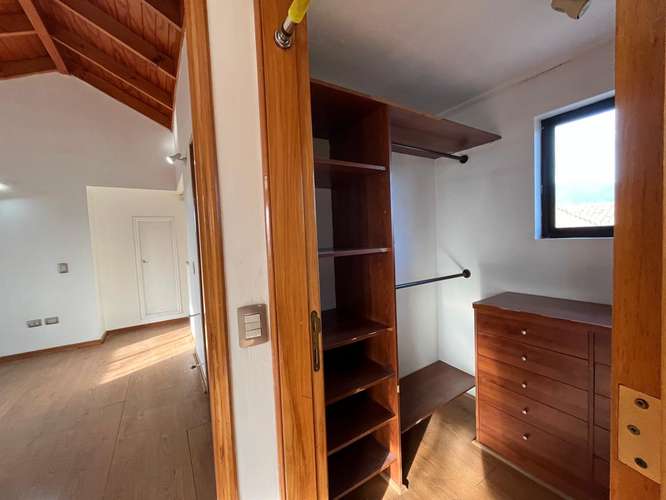 Se vende hermosa casa en Loteo El Polo. Machalí