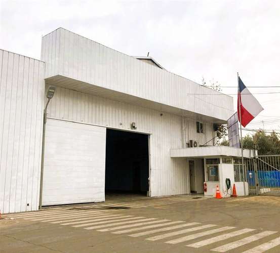Oficina con bodegaje y camarines en complejo logístico