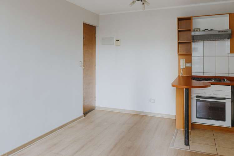 RETAIL San Martin 870 Arriendo 2 Dorms y 1 Baño Piso 3