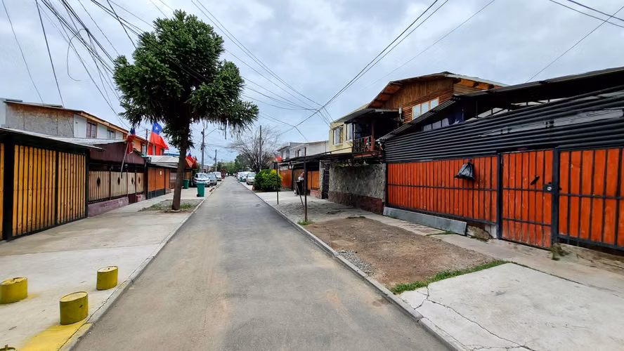 Enrique Madrid Osorio con Industria muy cerca de Av. Portales