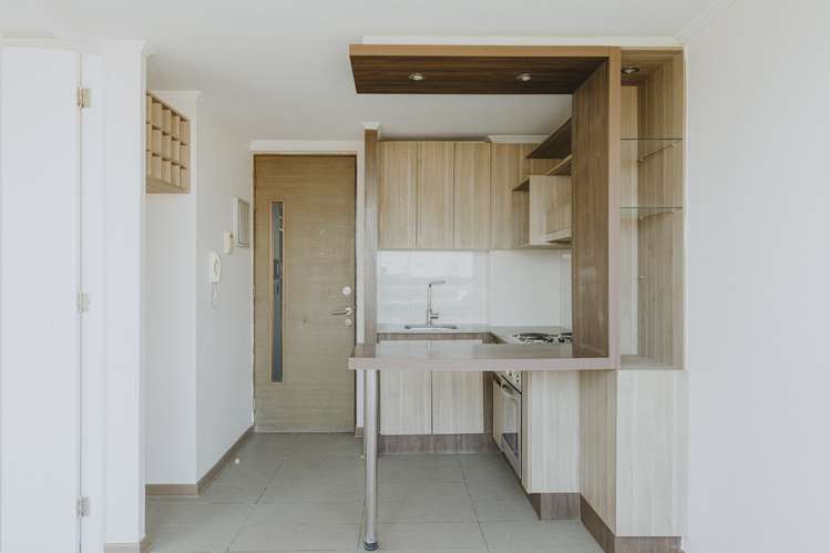 RETAIL Santiago Concha 1148 Arriendo 1 Dorm y 1 Baño Piso 6