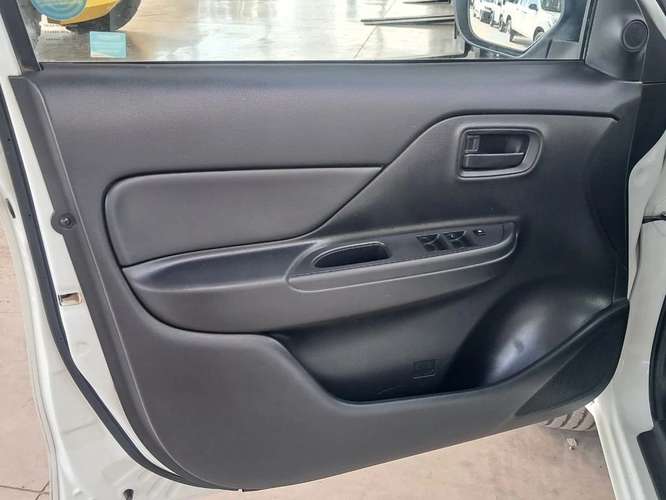 MITSUBISHI L200 2021 - Imagen 14