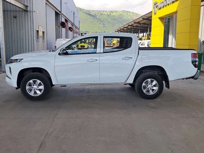 MITSUBISHI L200 2021 - Imagen 10