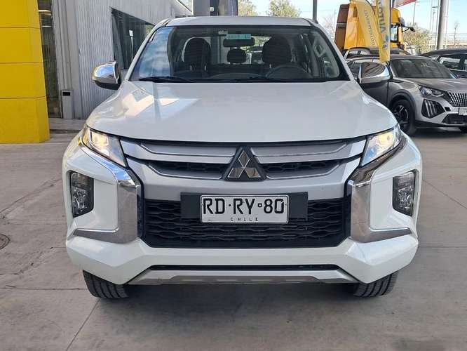 MITSUBISHI L200 2021 - Imagen 3