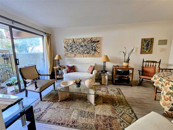 Departamento En Venta 2 Dormitorios Con Patio, Concón.