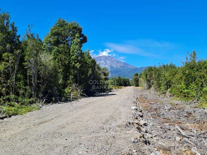Vista a volcanes, acceso privado, bosque nativo