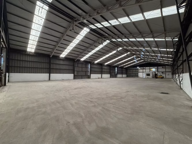 Centro De Bodegaje Y Oficinas | 1.200 M2 Sector Cardonal