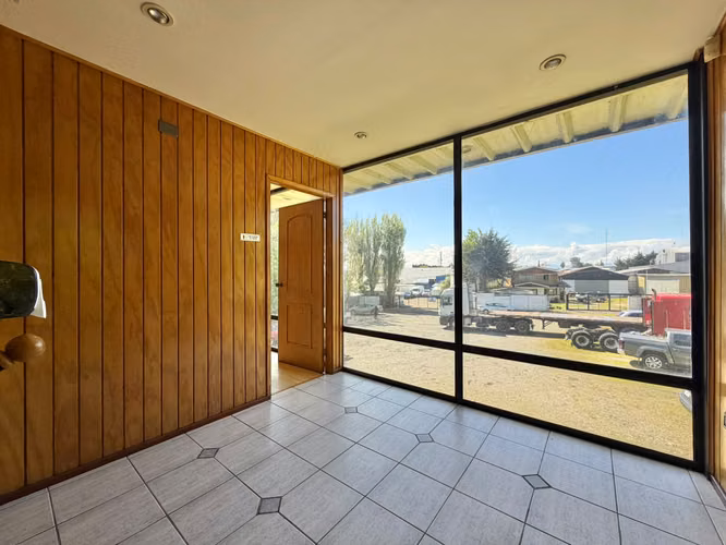 Centro De Bodegaje Y Oficinas | 1.200 M2 Sector Cardonal