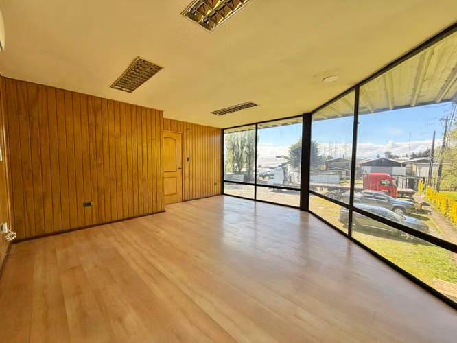 Centro De Bodegaje Y Oficinas | 1.200 M2 Sector Cardonal