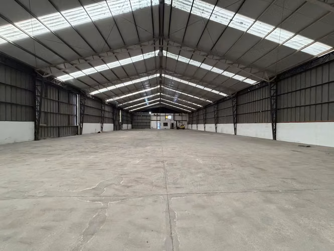Centro De Bodegaje Y Oficinas | 1.200 M2 Sector Cardonal
