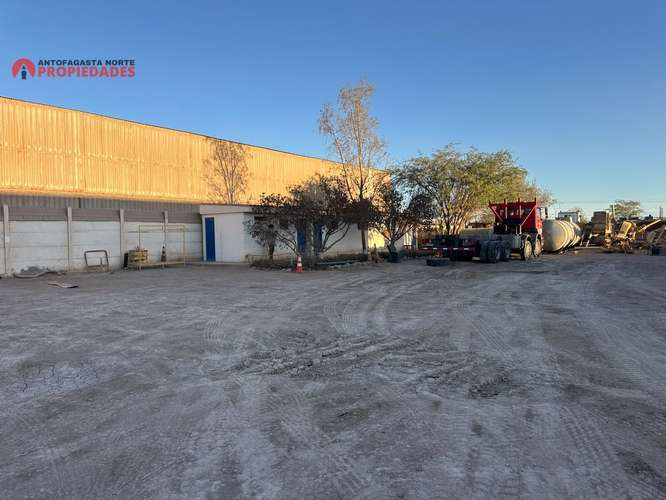 VENTA DE GALPON INDUSTRIAL POZO ALMONTE