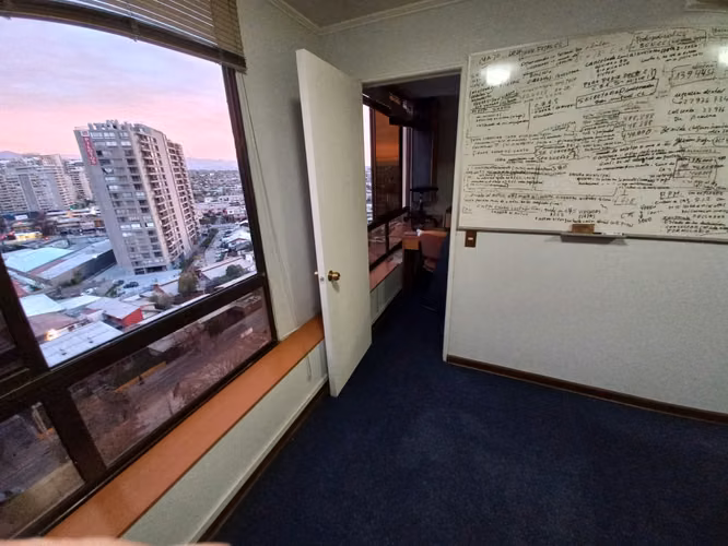 ARRIENDO EXCELENTE OFICINA AMOBLADA, METRO BELLAVISTA LA FLORIDA