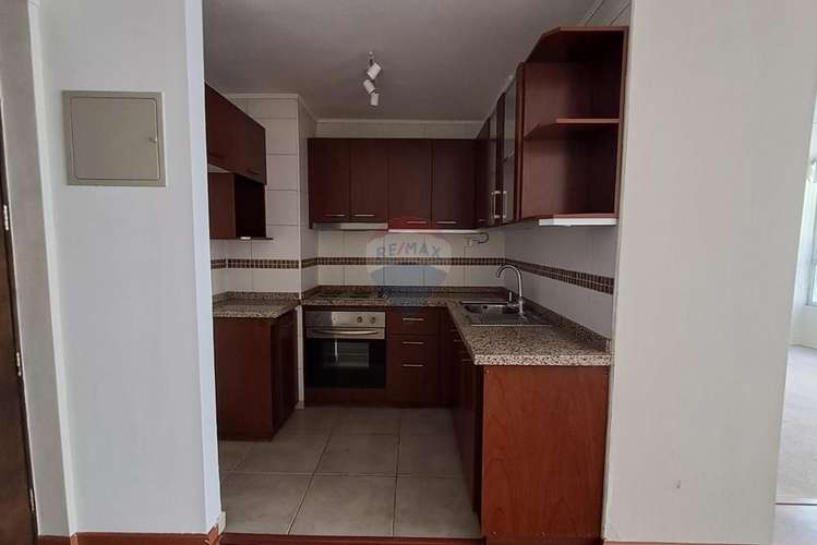 Cómodo depto. en arriendo, a pasos de metro moneda - Imagen 6