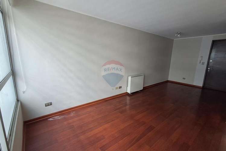 Cómodo depto. en arriendo, a pasos de metro moneda - Imagen 10