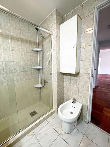 VENTA HERMOSO, AMPLIO Y REMODELADO DPTO, BARRIO LASTARRIA - Imagen 16