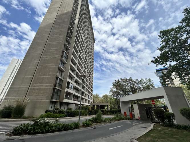 VENTA DEPARTAMENTO 2HAB 2BA 1EST AV VICUÑA MACKENNA