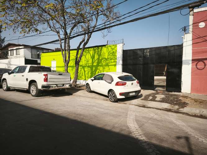 ARRIENDO BODEGA/ OFICINAS /ESTC 520 M2  SECTOR SEGURO