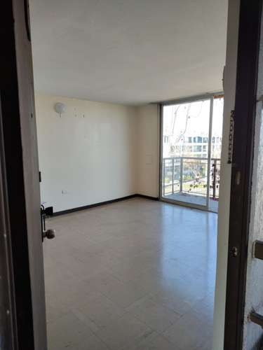 Arriendo departamento en La Reina, a pasos del metro.