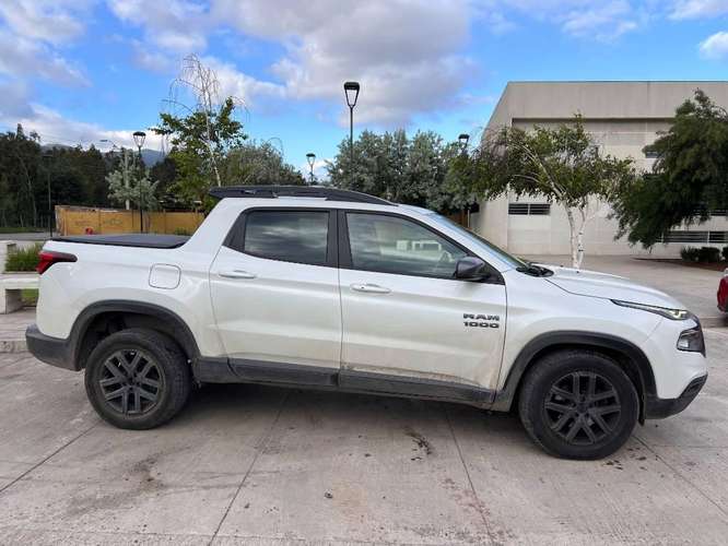 Ram 1000 Rebel 4x4 diésel automática
