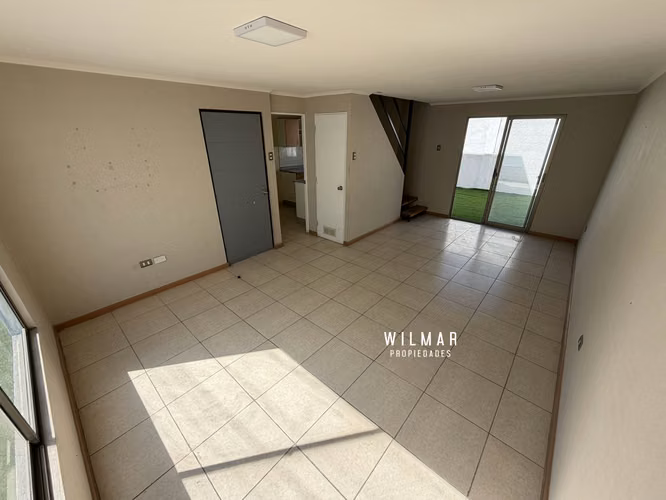 CASA CON PATIO AMPLIO COND PAMPA MAR 3