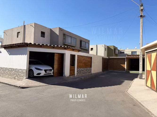 CASA CON PATIO AMPLIO COND PAMPA MAR 3