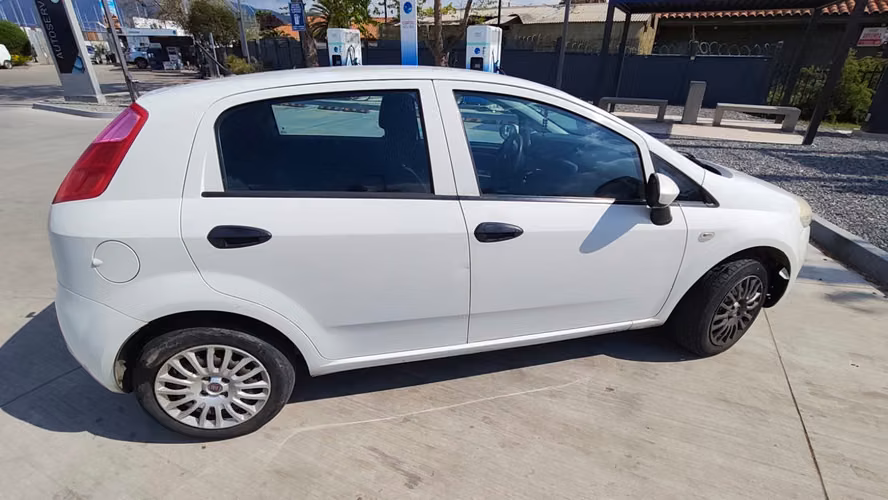 VENDO FIAT GRANDE PUNTO 1.4 cc   año2012  // 200.000 km