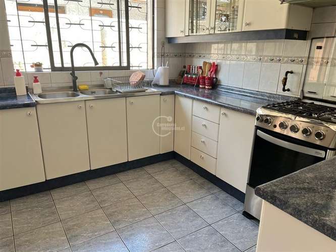 1 Piso. 4 Dorm. 2 Baños. Pieza Servicio. Patio. Las Condes - Imagen 20