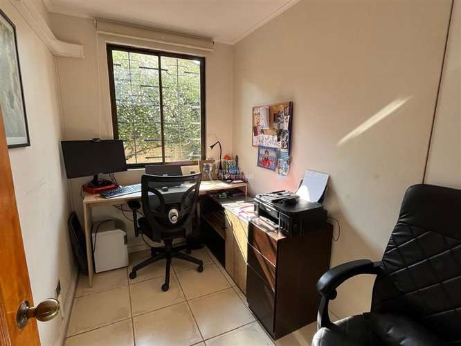 1 Piso. 4 Dorm. 2 Baños. Pieza Servicio. Patio. Las Condes - Imagen 18