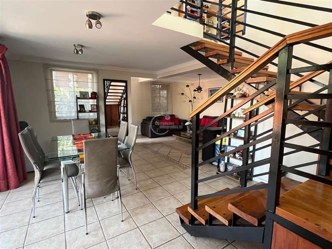 1 Piso. 4 Dorm. 2 Baños. Pieza Servicio. Patio. Las Condes - Imagen 2