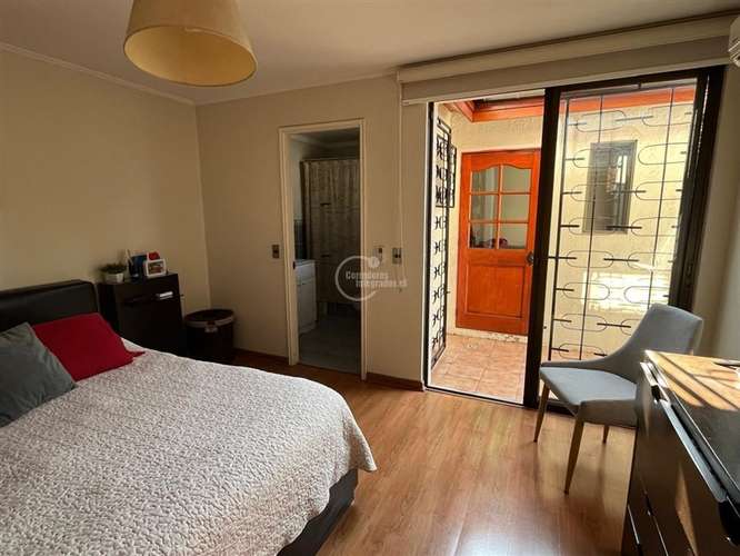 1 Piso. 4 Dorm. 2 Baños. Pieza Servicio. Patio. Las Condes - Imagen 6