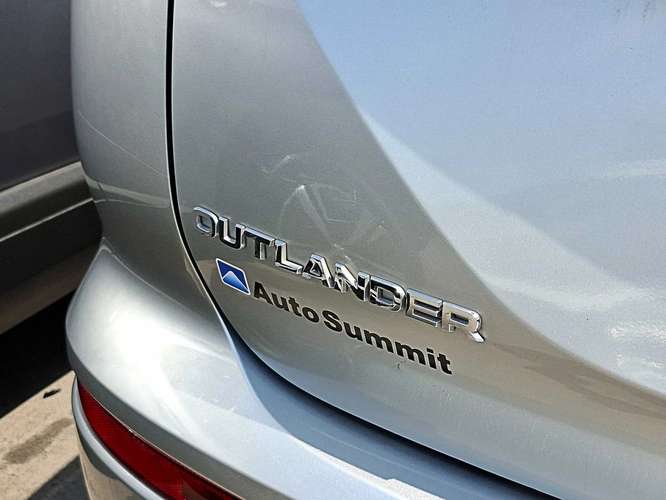 MITSUBISHI OUTLANDER 2023 - Imagen 6