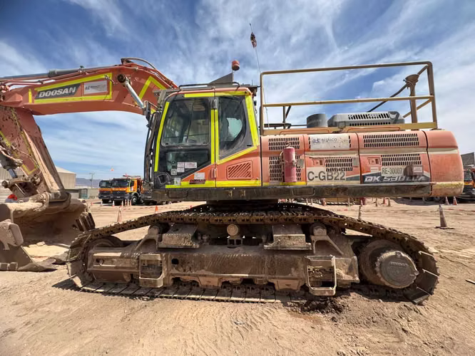 En venta Excavadora Doosan DX530 - 2022