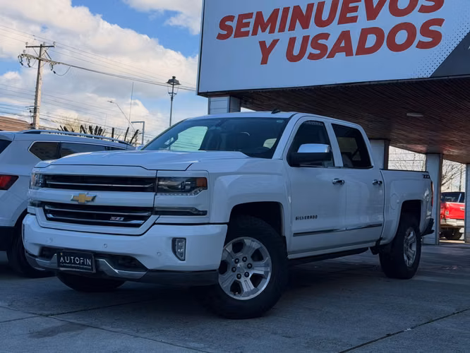 OFERTA IMPERDIBLE CHEVROLET SILVERADO 5.3 AT LTZ Z71 DC 4WD AÑO 2018 200 MIL KM