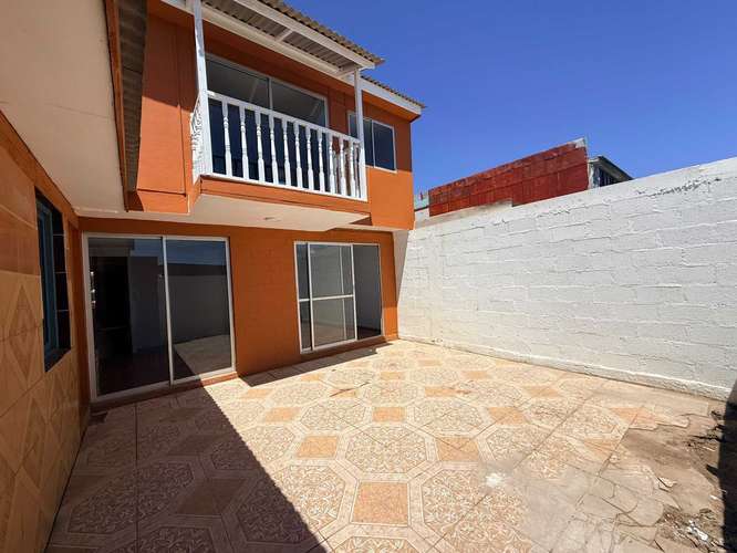 Moderna Casa Ideal para Familias (186255)