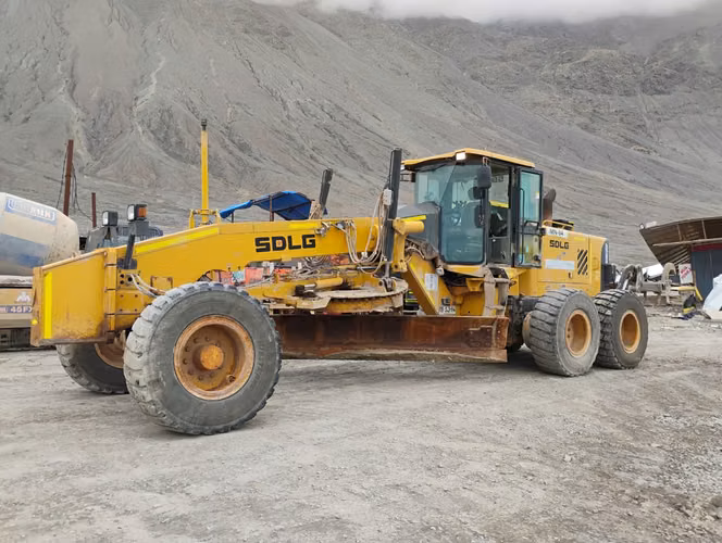 MOTONIVELADORA SDLG G9220F AÑO 2021