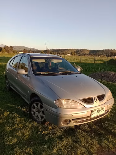 RENAULT MÉGANE 2008 HATCHBACK 1.6 AUTHENTIQUE