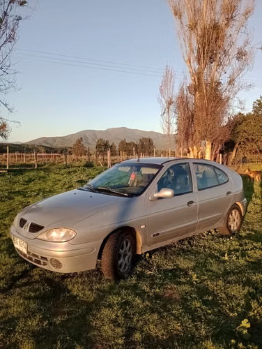 RENAULT MÉGANE 2008 HATCHBACK 1.6 AUTHENTIQUE